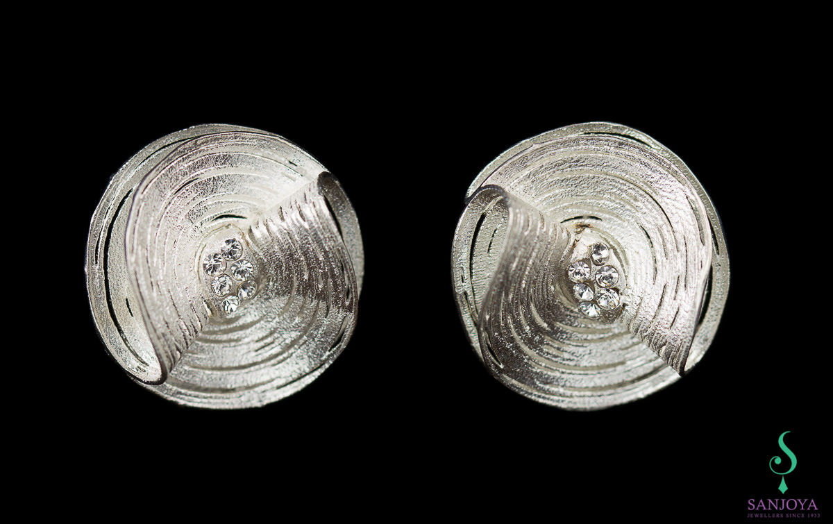 EK1116002 - Zilveren bloemvormige oorbellen met zirkonia/ grote versie