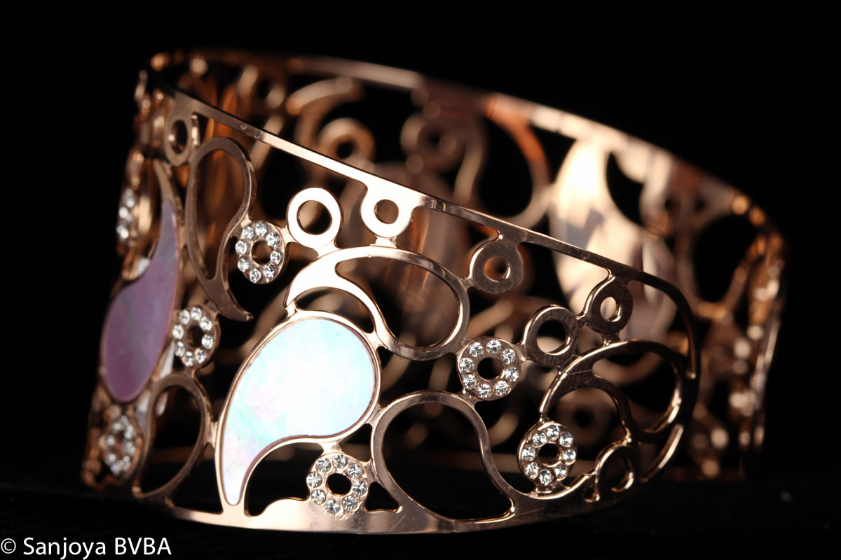 Italian rosé crafted bangle with purple pearl