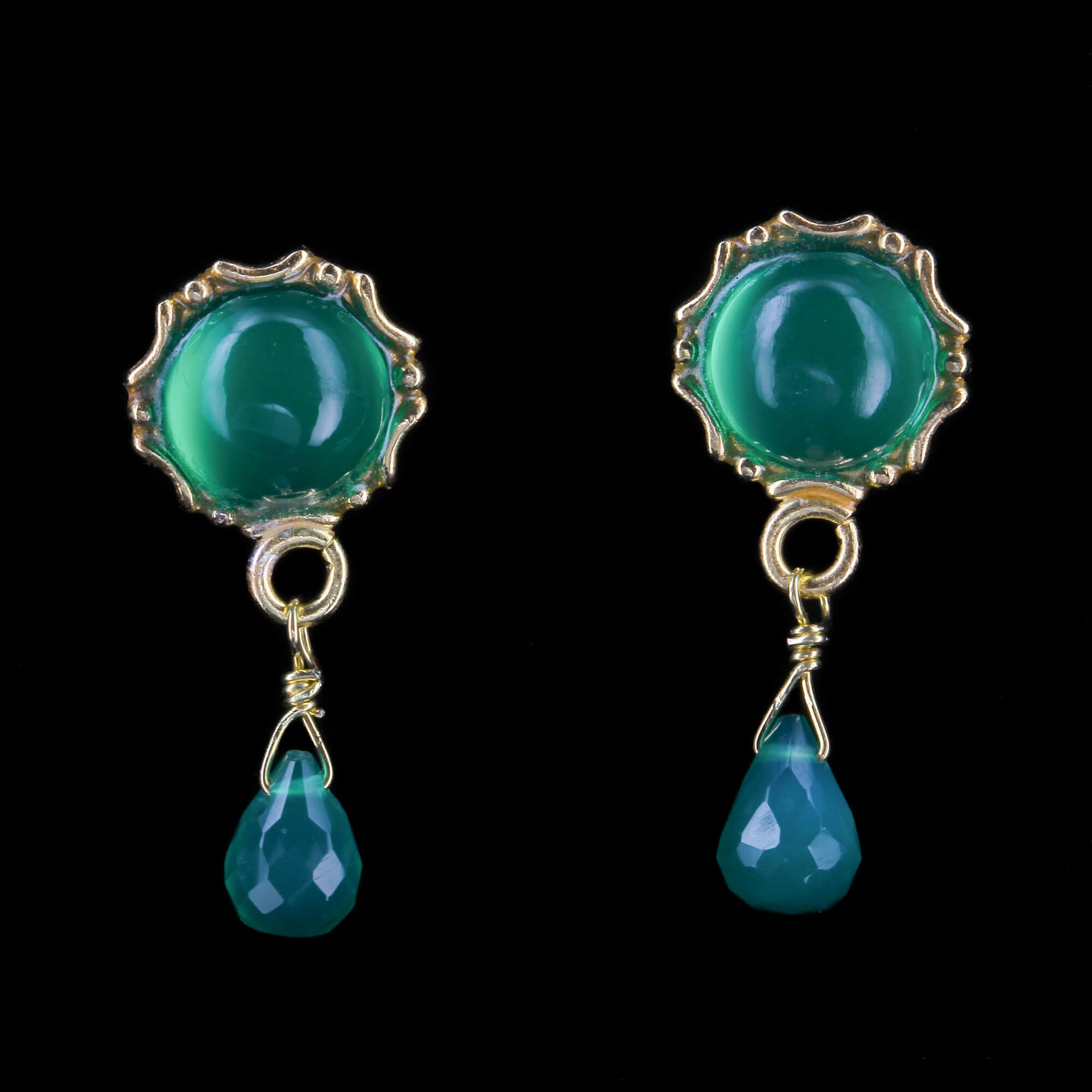 Gilt and green earrings with tourmaline and agate