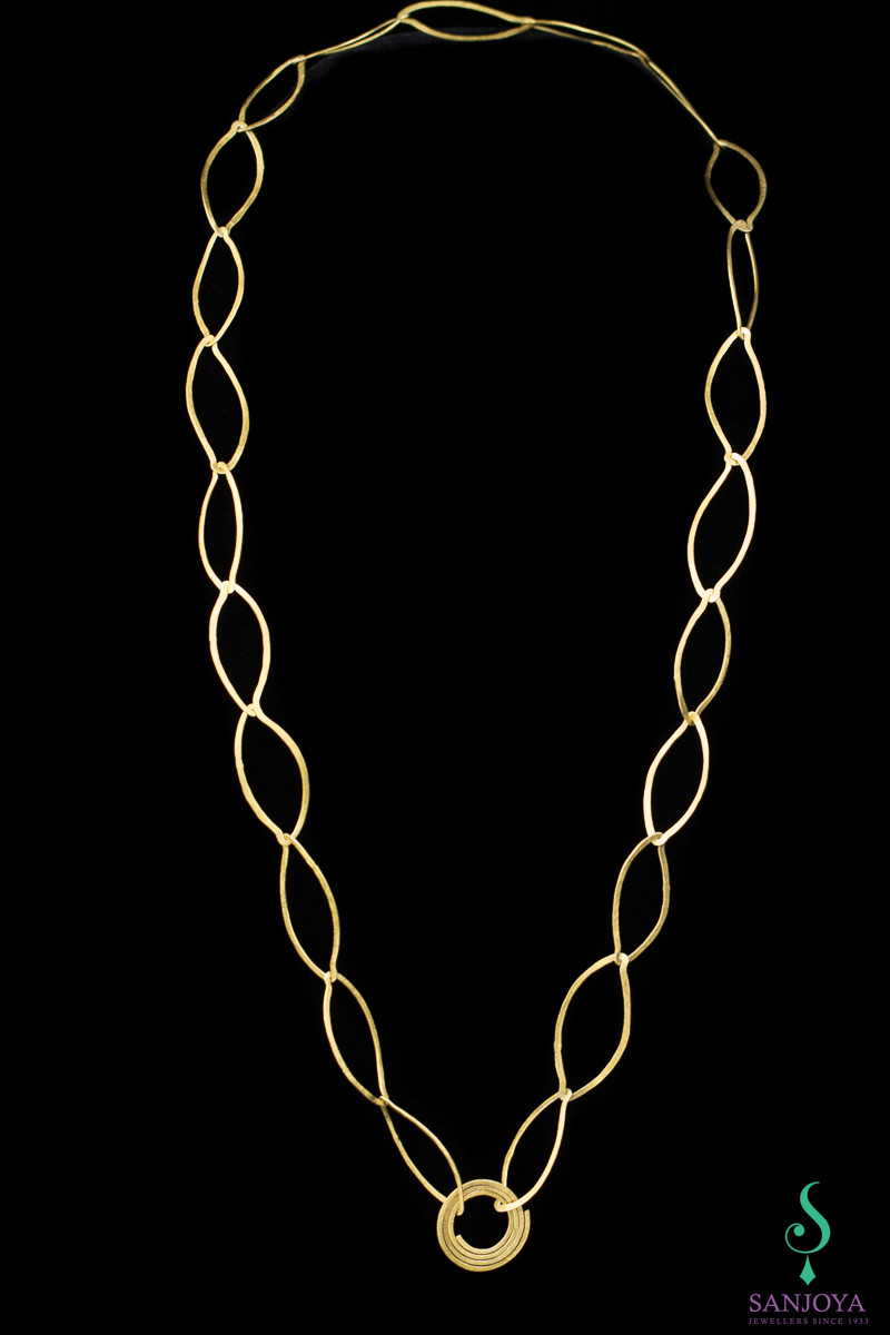 Gilded open chain necklace