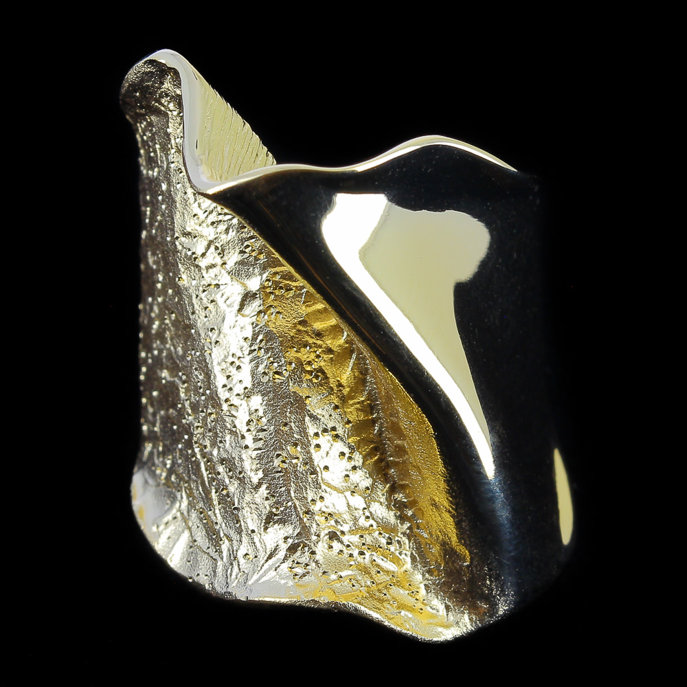 L112008 - Smalle vergulde ring, mat, gepolijst en gediamanteerd