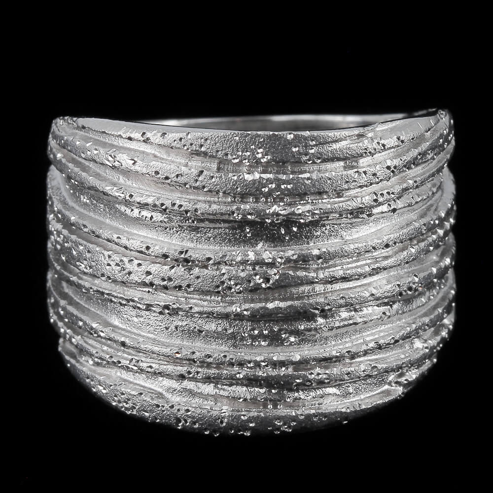 Schitterende en gestreepte zilveren ring