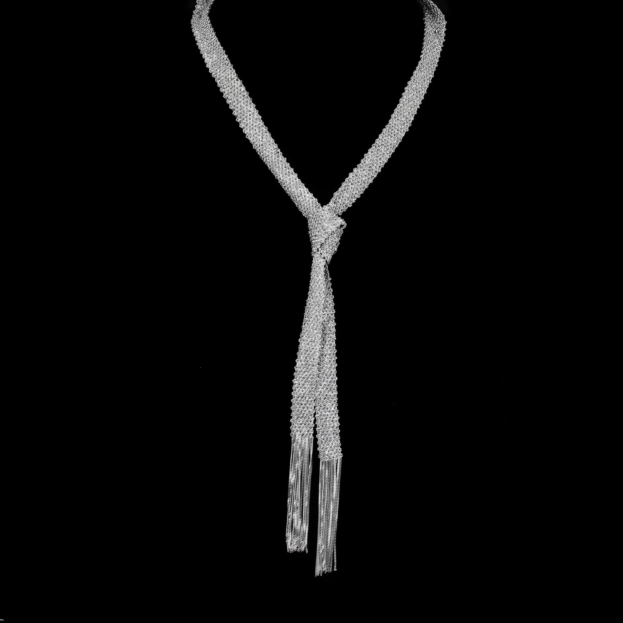Zilveren sjaal van verweven kettinkjes