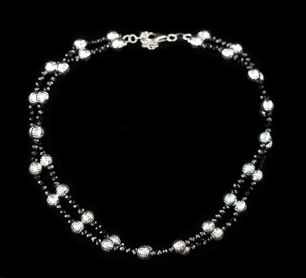 Choker of silver and onyx beads