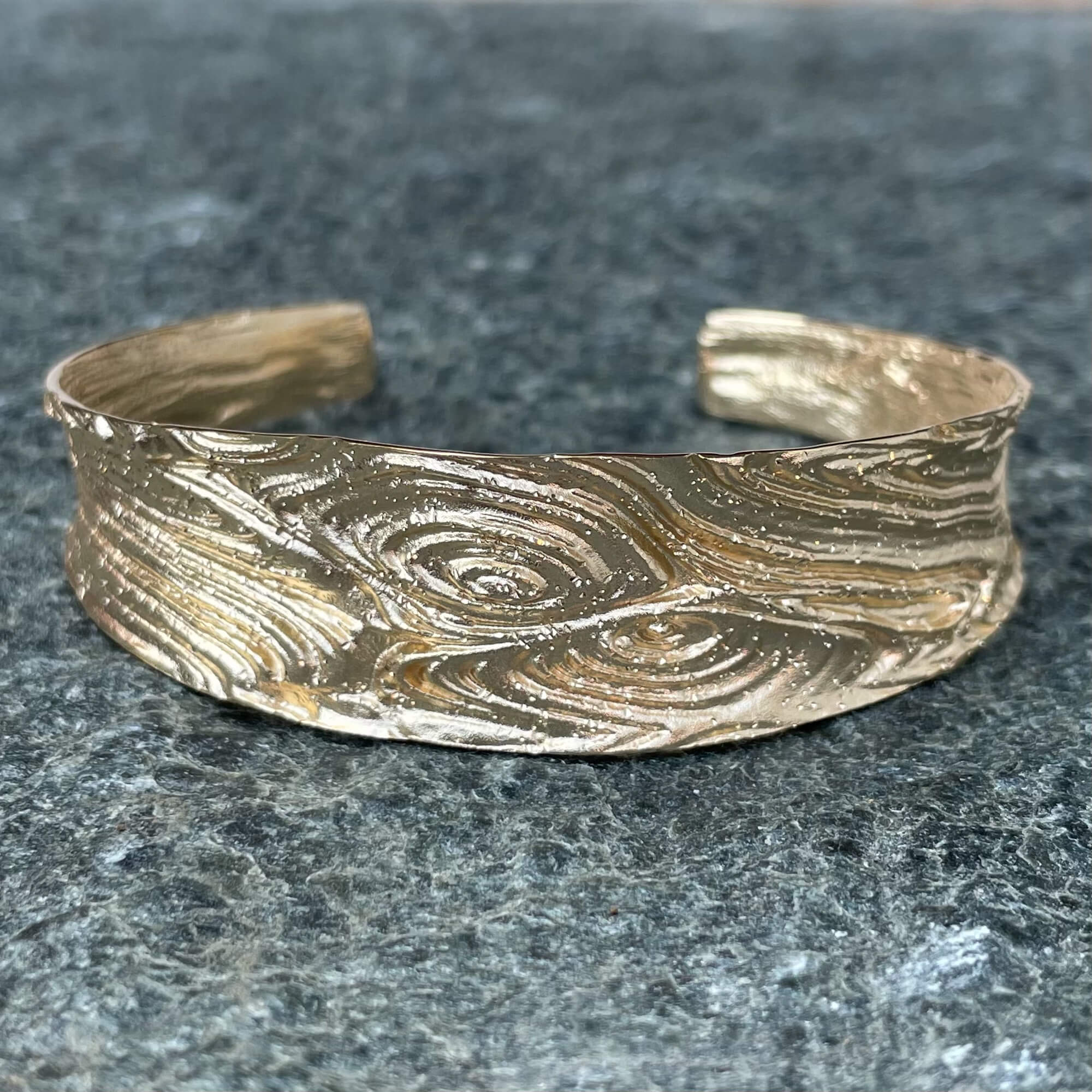 Gold-plated and narrow crafted slave bracelet