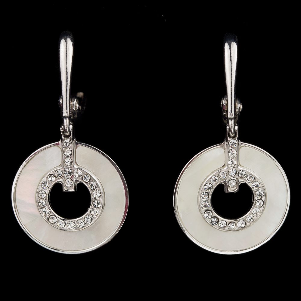 Round mother of pearl and zirconia earrings