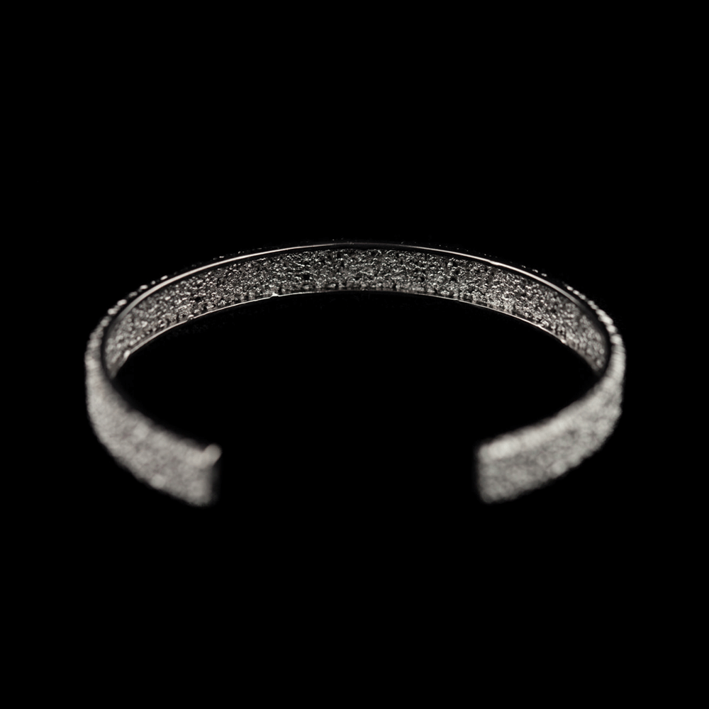 Open cuff bracelet of gray silver