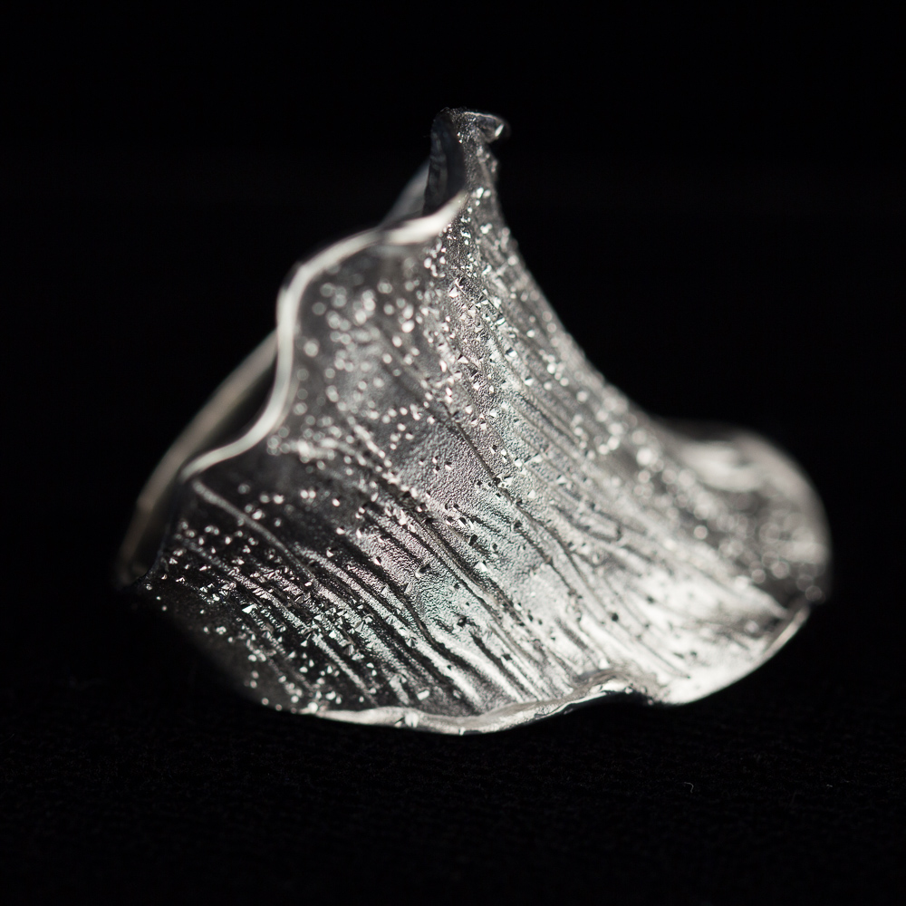 PRE0217011.56 - Zilveren ring, breed en gediamanteerd