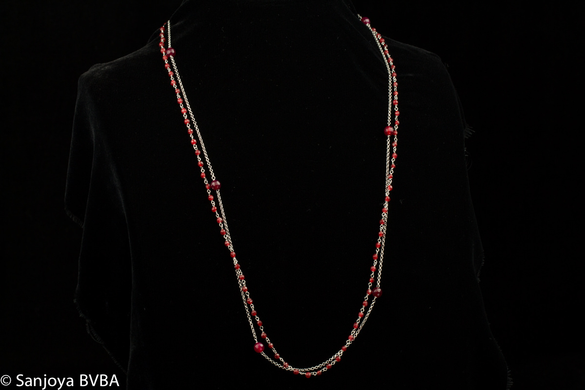 Double silver necklace with red stones
