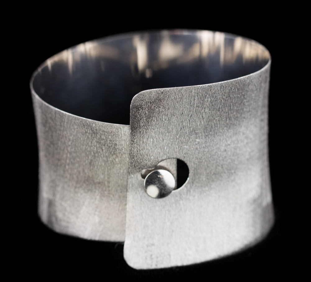 Matte silver slave bracelet with lock