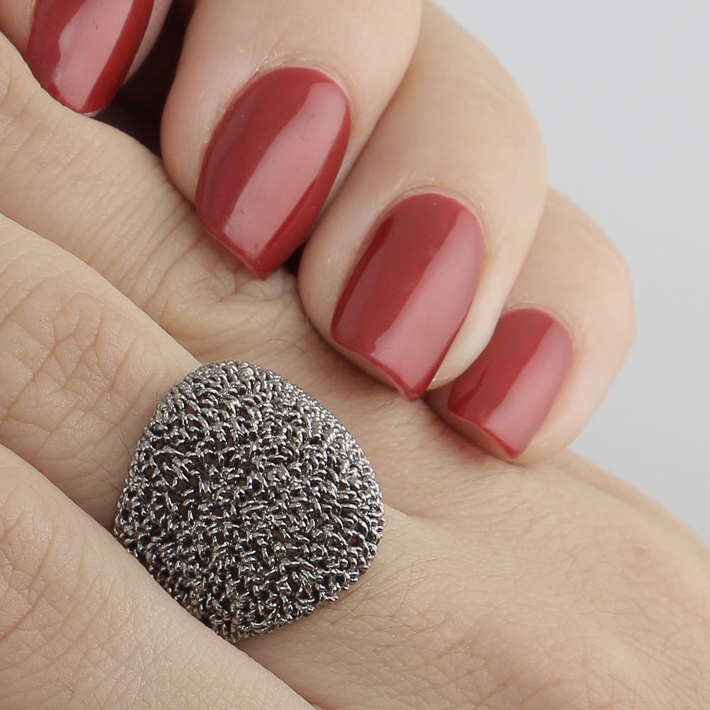 Spherical charming ring silver gray