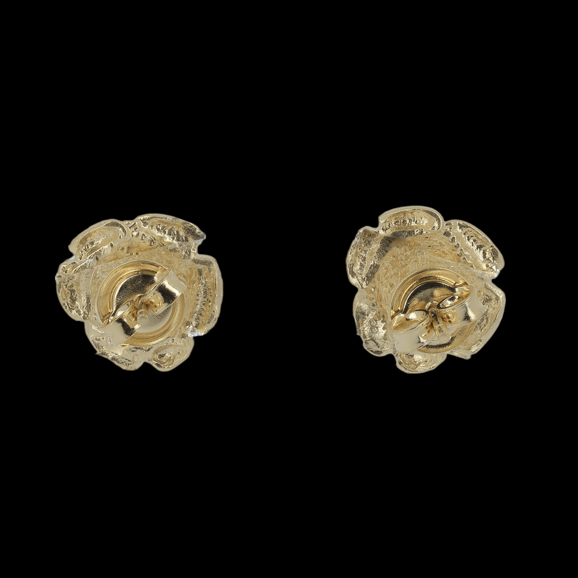 Gilded and beautiful flower earrings