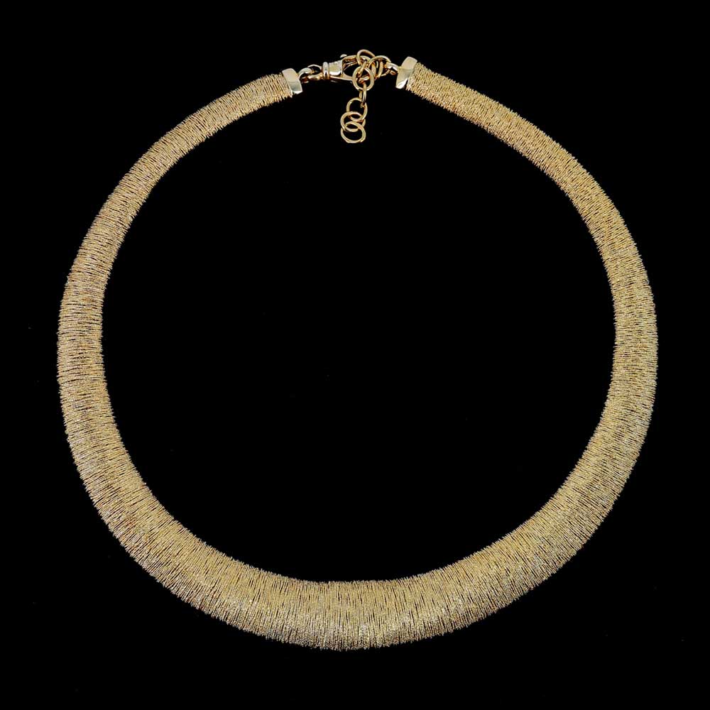 Chic and wide gold-plated necklace