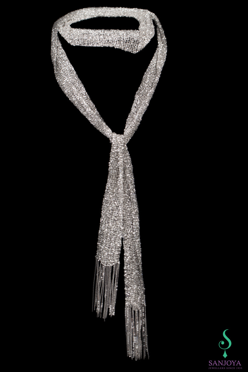 spiraal Dwingend Zwembad Zilveren sjaal van verweven kettinkjes