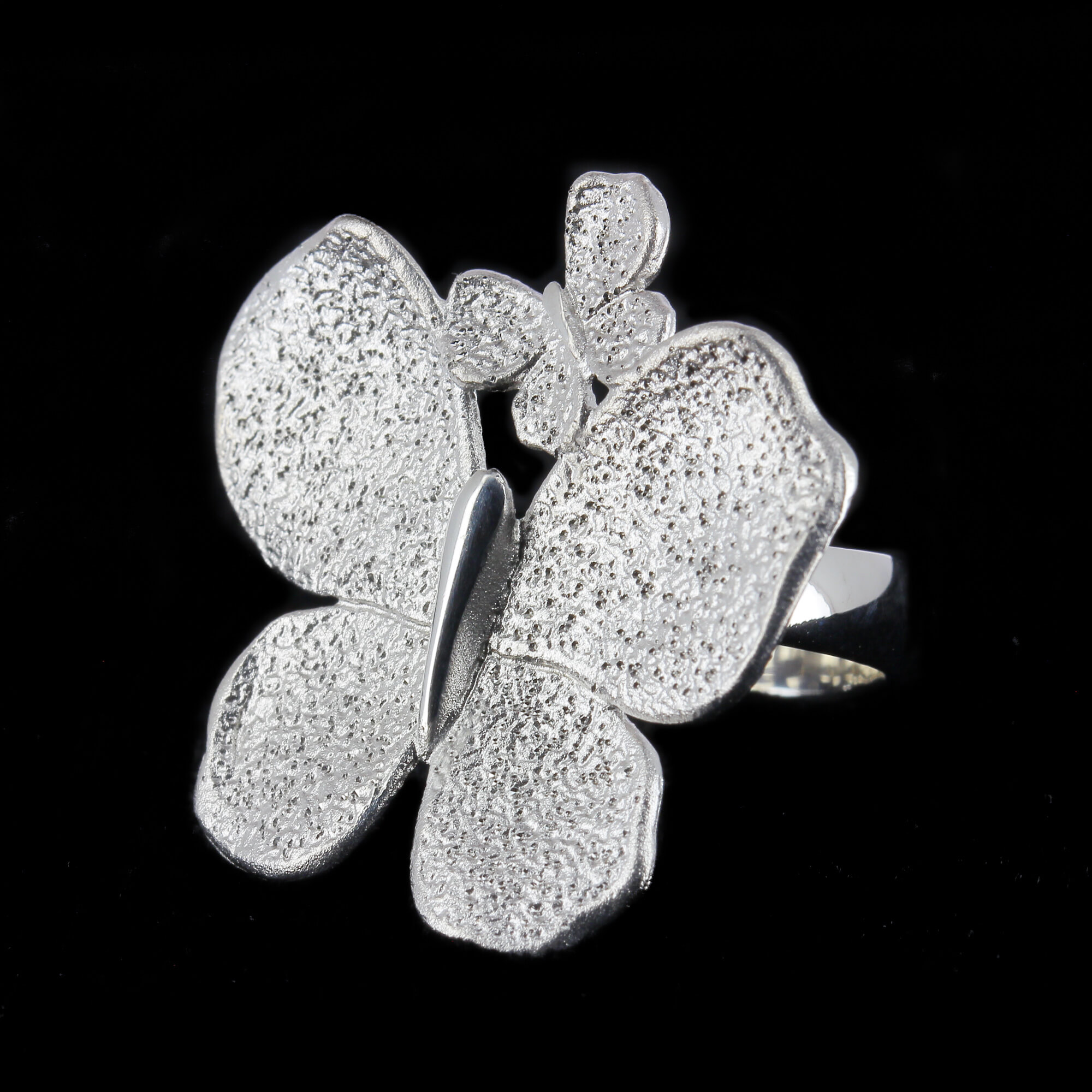 Beautiful and large silver butterfly ring