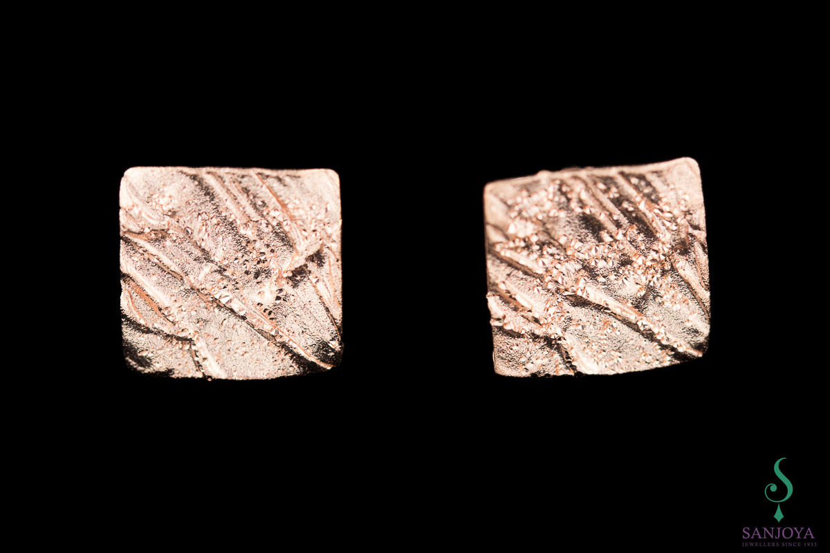 Beautiful mini square earrings from rosé