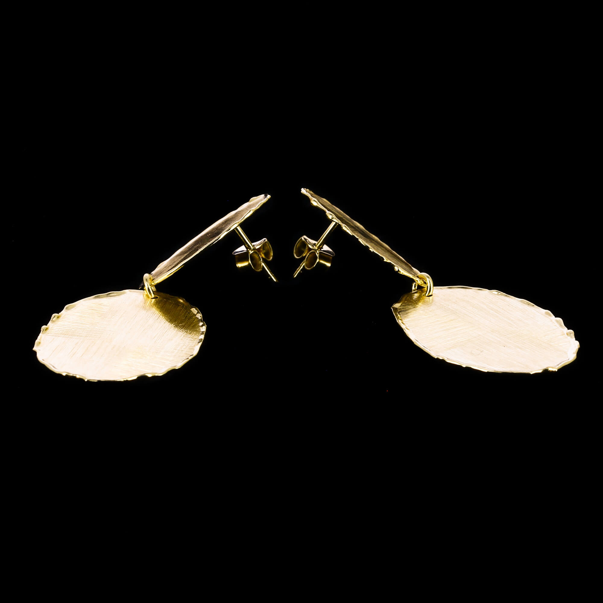 Golden long and oval earrings of 18kt gold