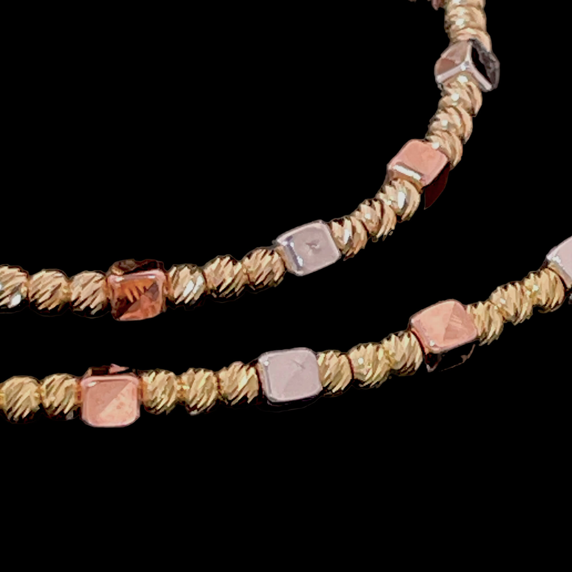 Three-colored chain, 3mm beads with processing