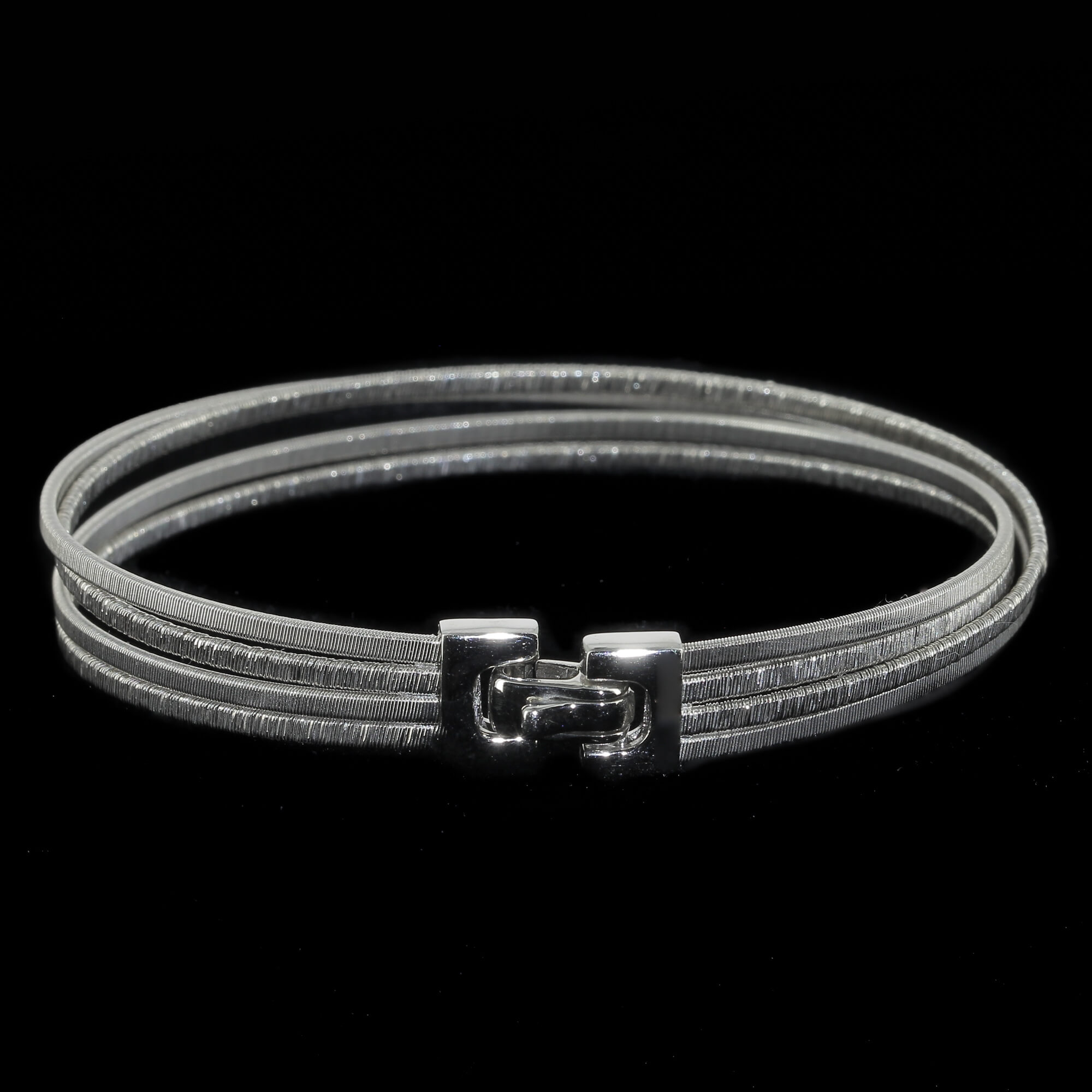 Refined and silver 4-row bracelet