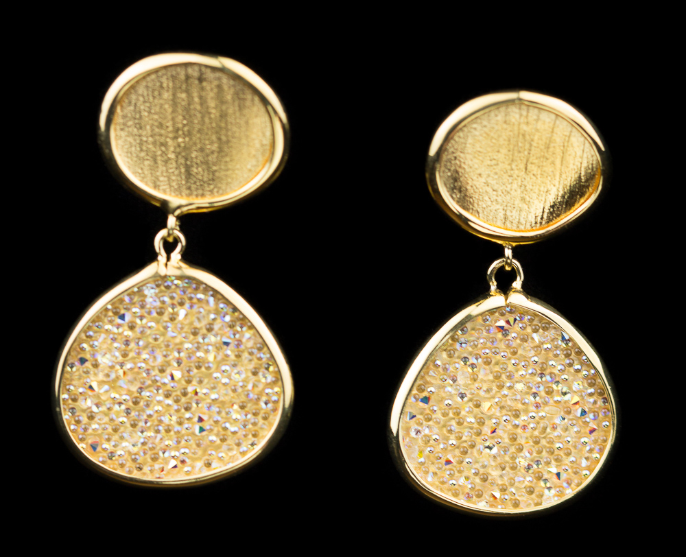 Gold plated earrings with sparkle