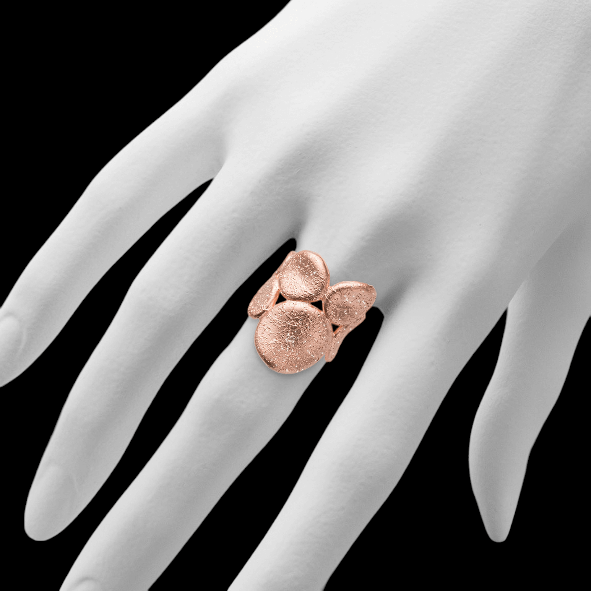 Roséfarbener Ring mit ovalen Details