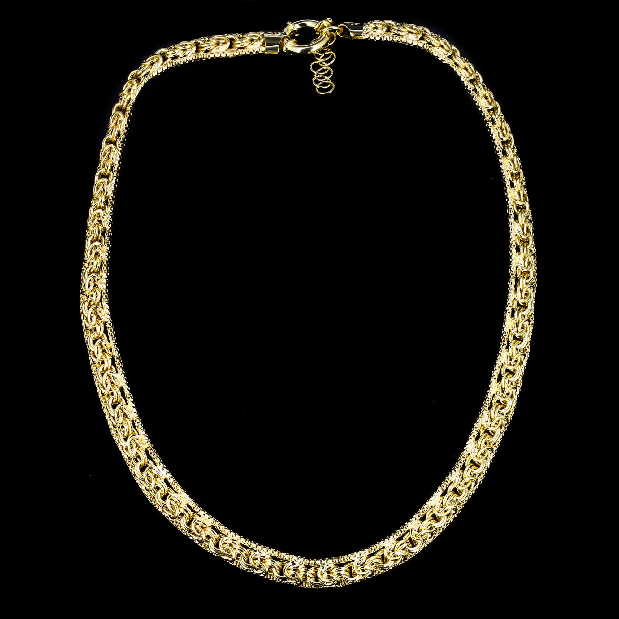 Graceful gilded royal chain