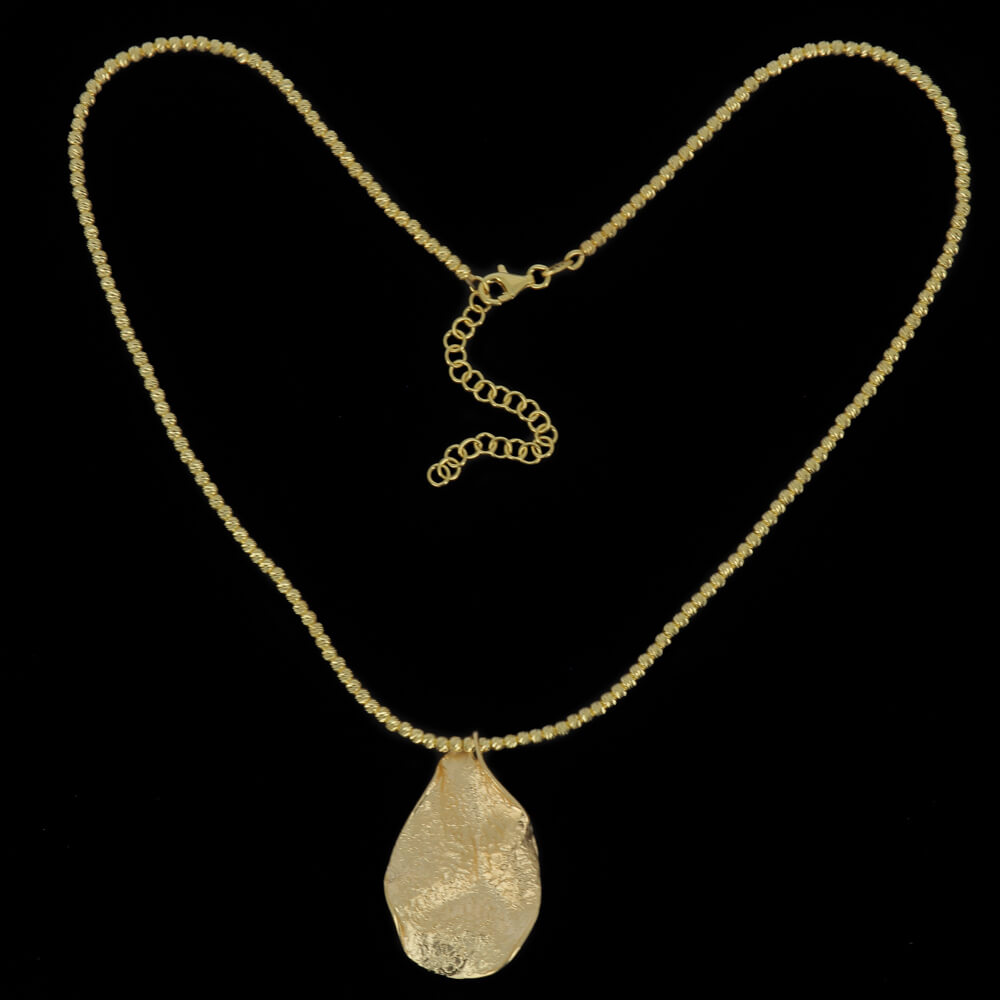 Small gold plated and wavy leaf hanger, diamond