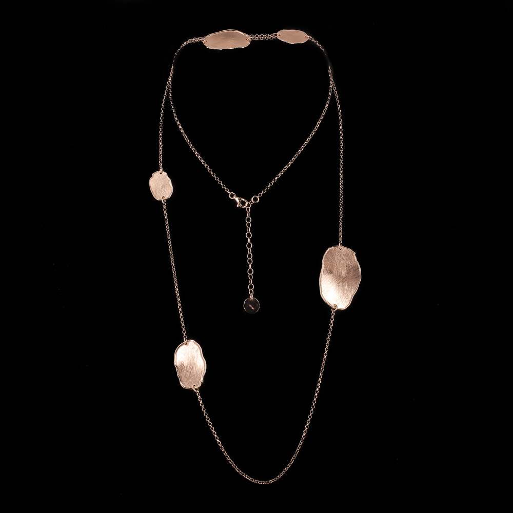 Long necklace of rosé with a few irregular, oval and closed links