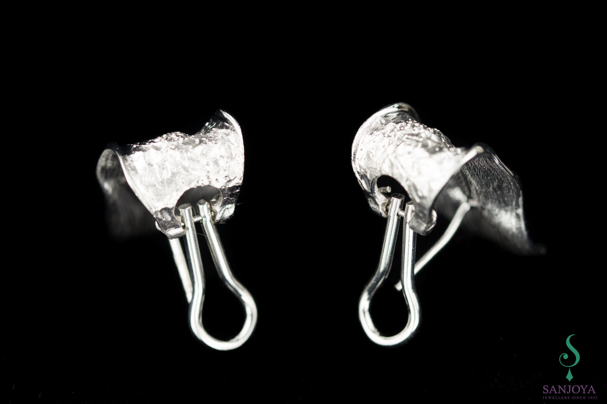 Silver rectangular glittering earrings