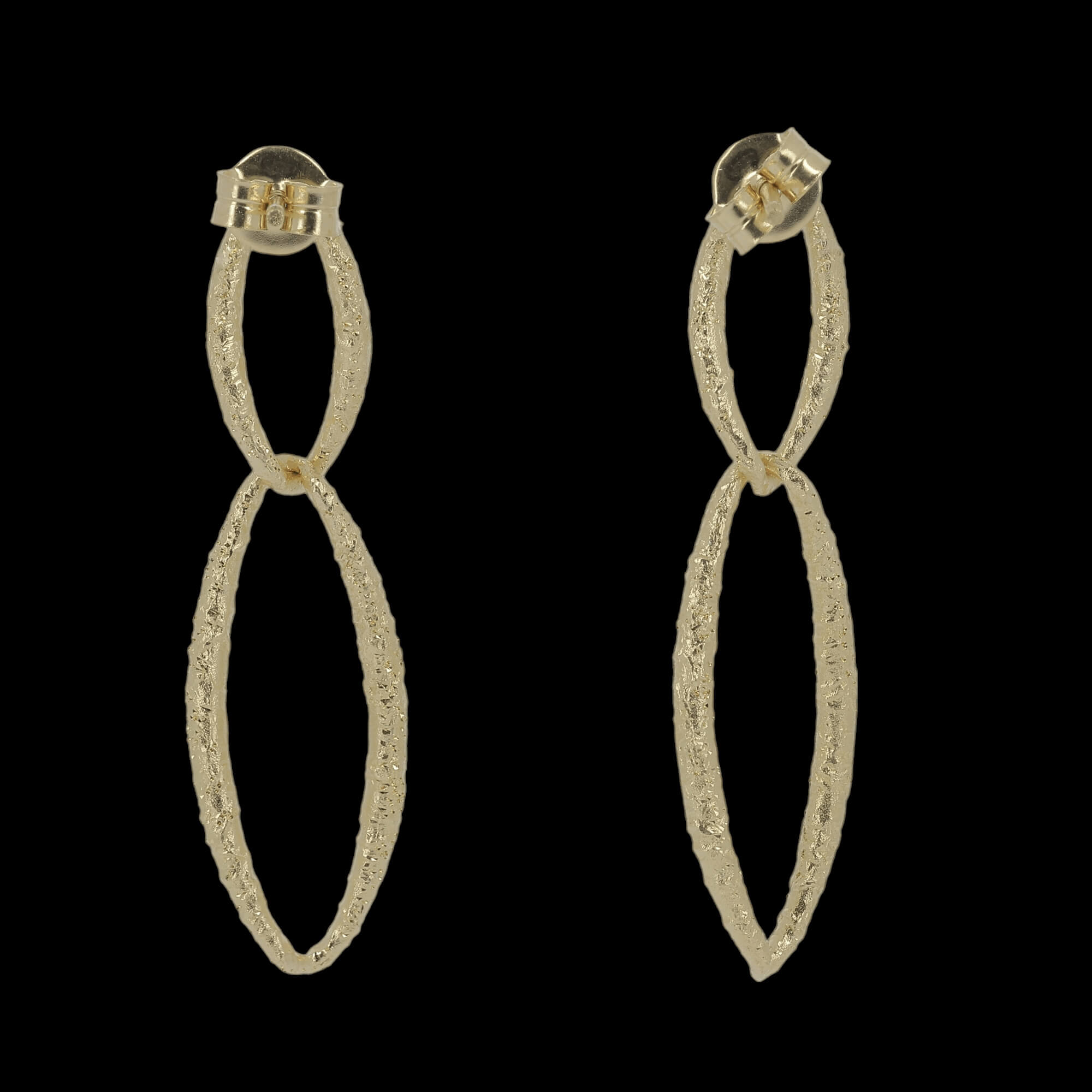 Gold-plated and beautiful link earrings