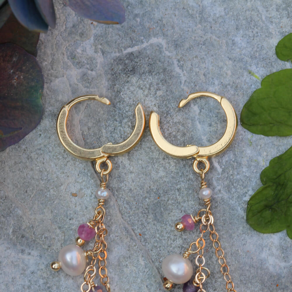 Colorful gold-plated earrings with pearls