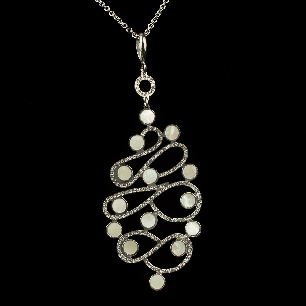 Silver chain necklace with leaf pendant