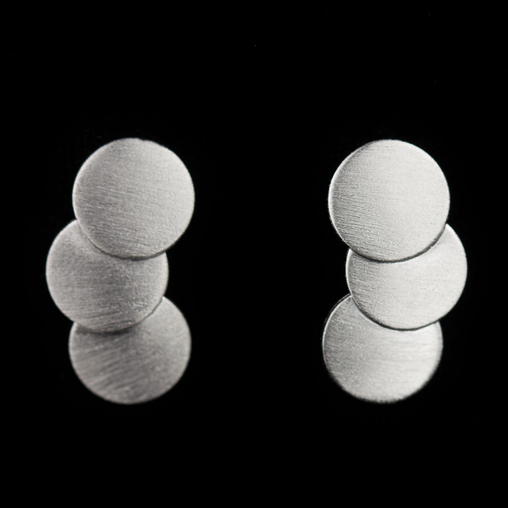 Silver earrings with matt little circles
