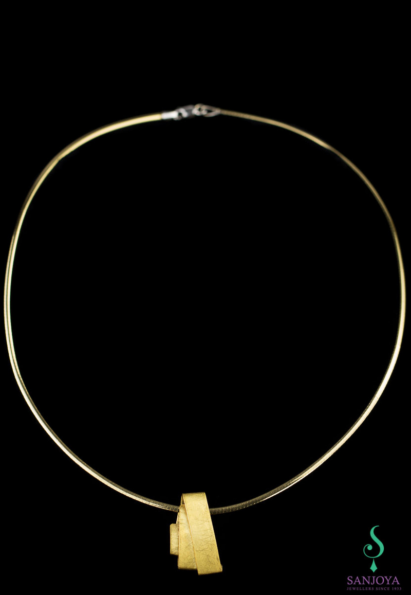 Gold plated matted swab with chain