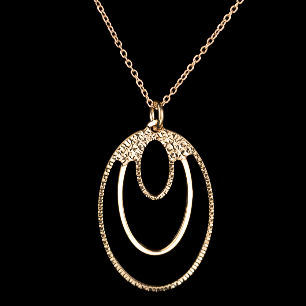 Rose oval pendant with chain