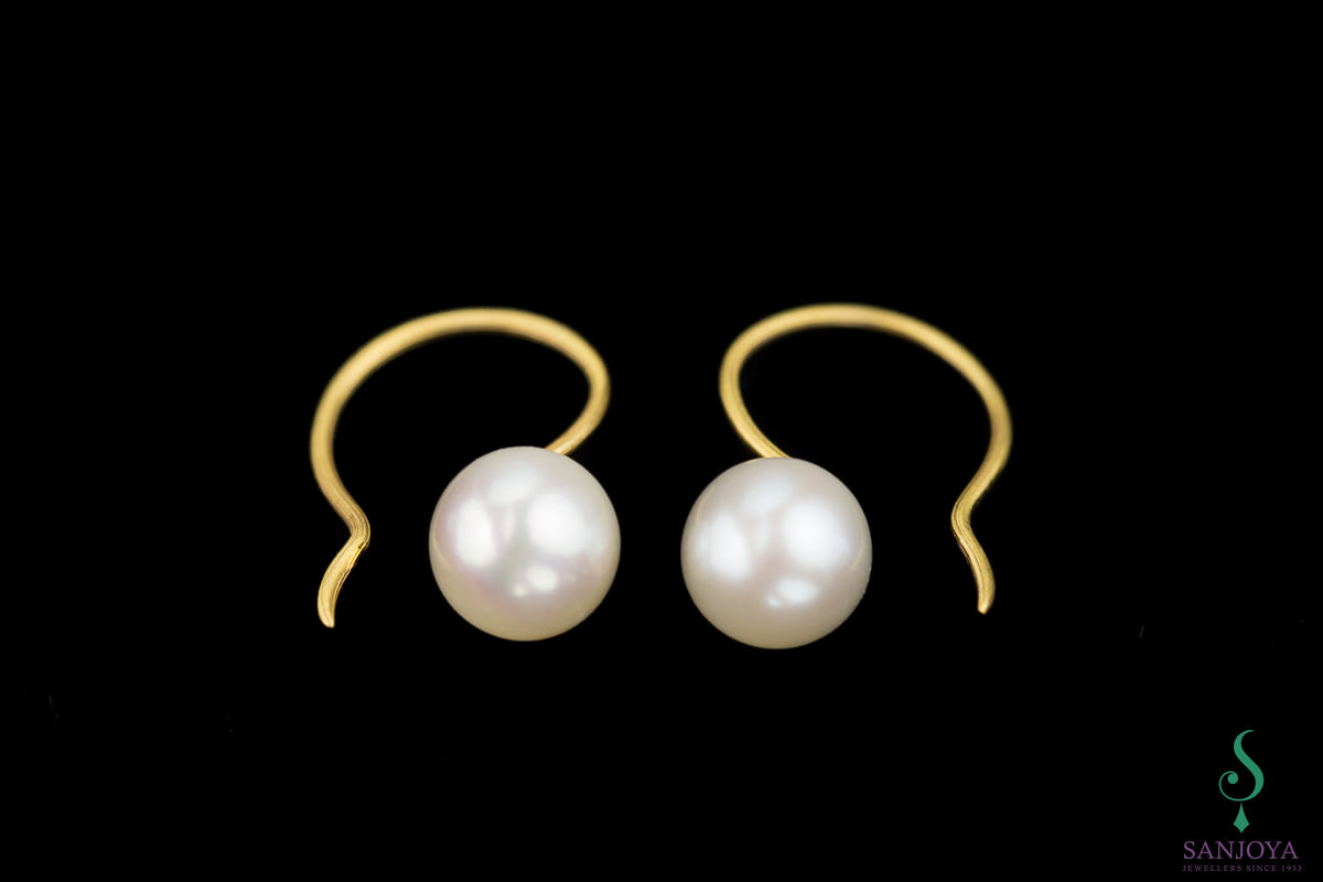 9ct gold earrings with pearl