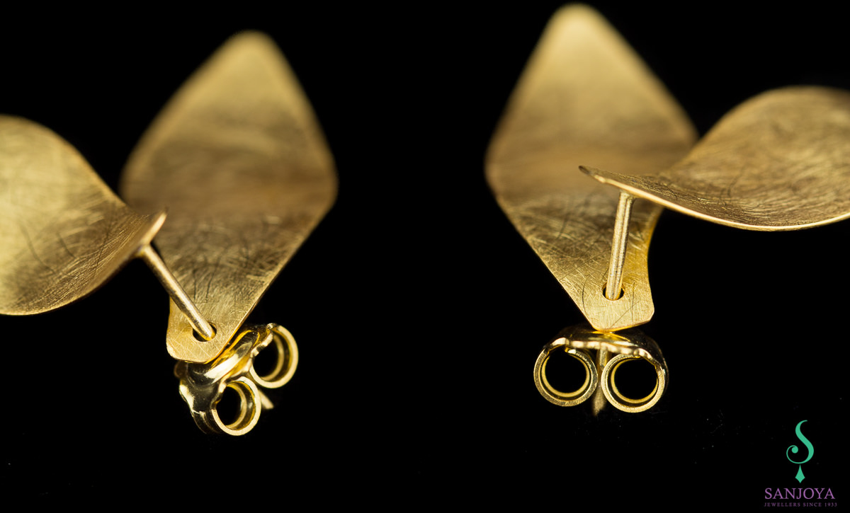 Gold plated and matt leaf earrings