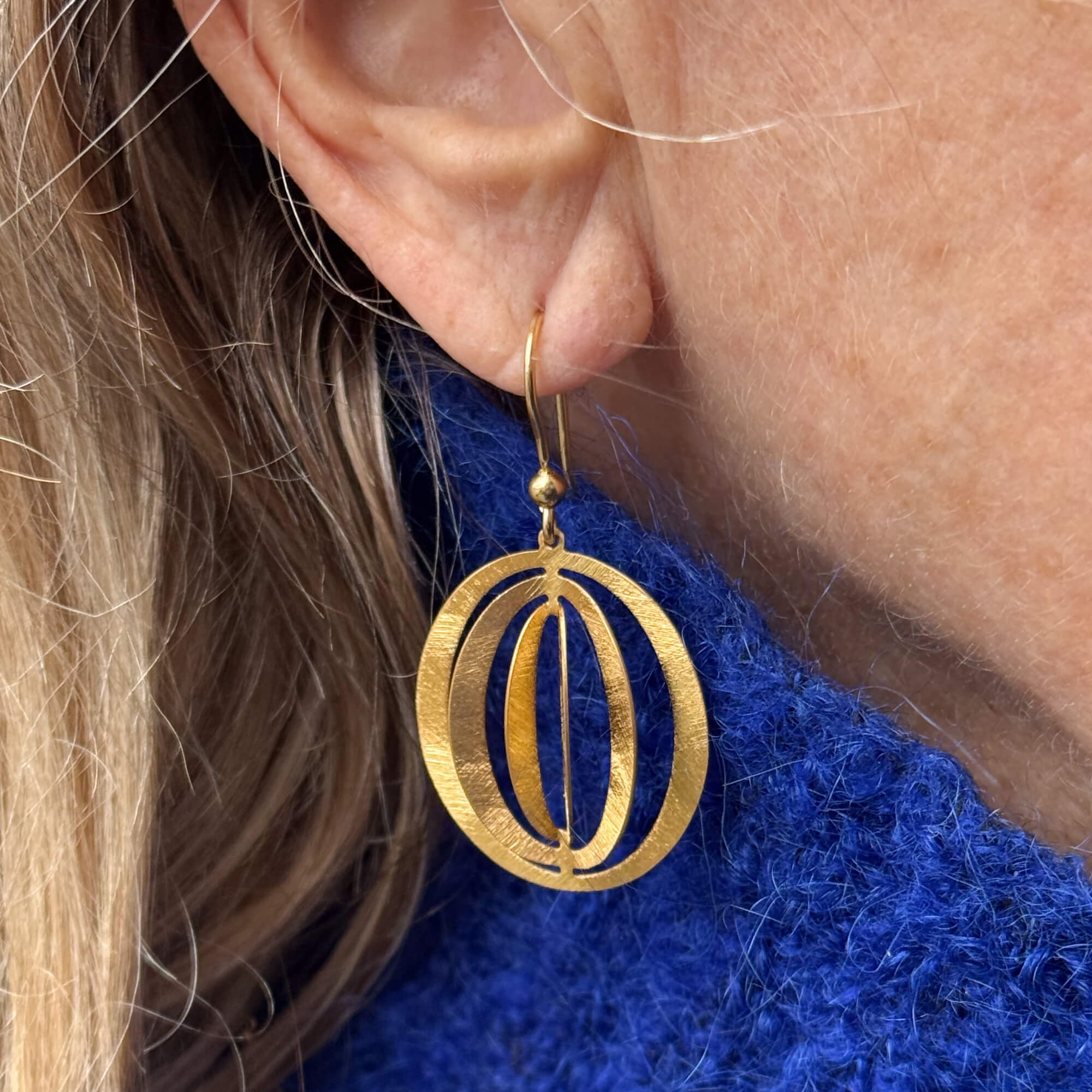 Openwork Gold-Plated Earrings with Hook Fastening