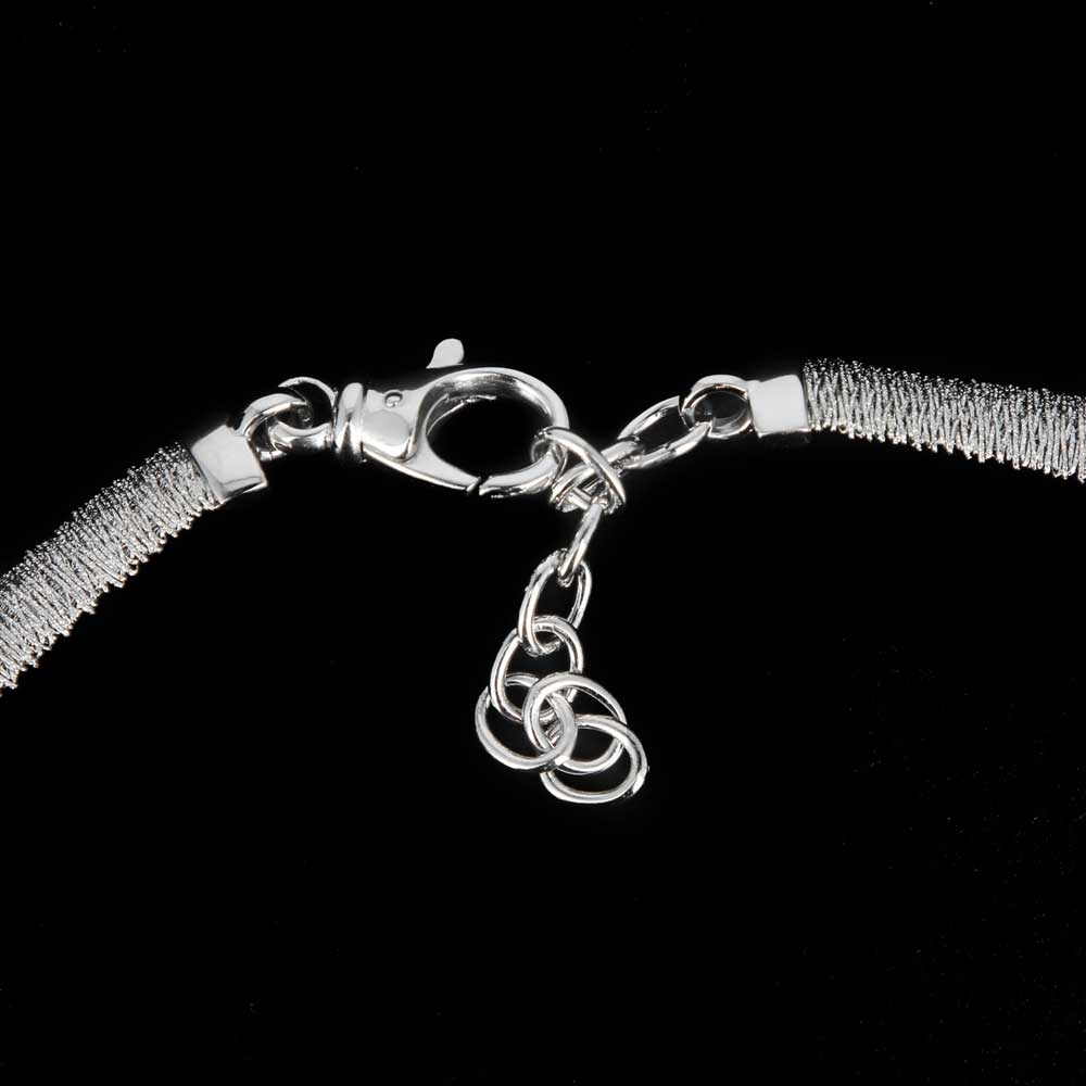 Elegant silver narrow necklace