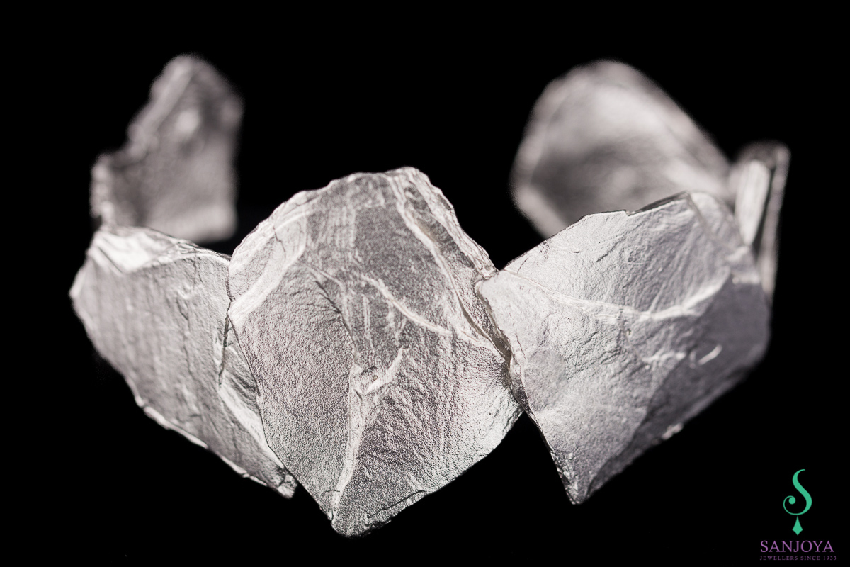 Stone-shaped bracelet in sterling silver