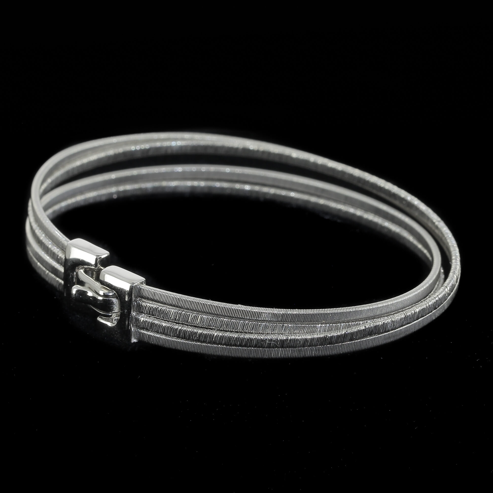 Refined and silver 4-row bracelet