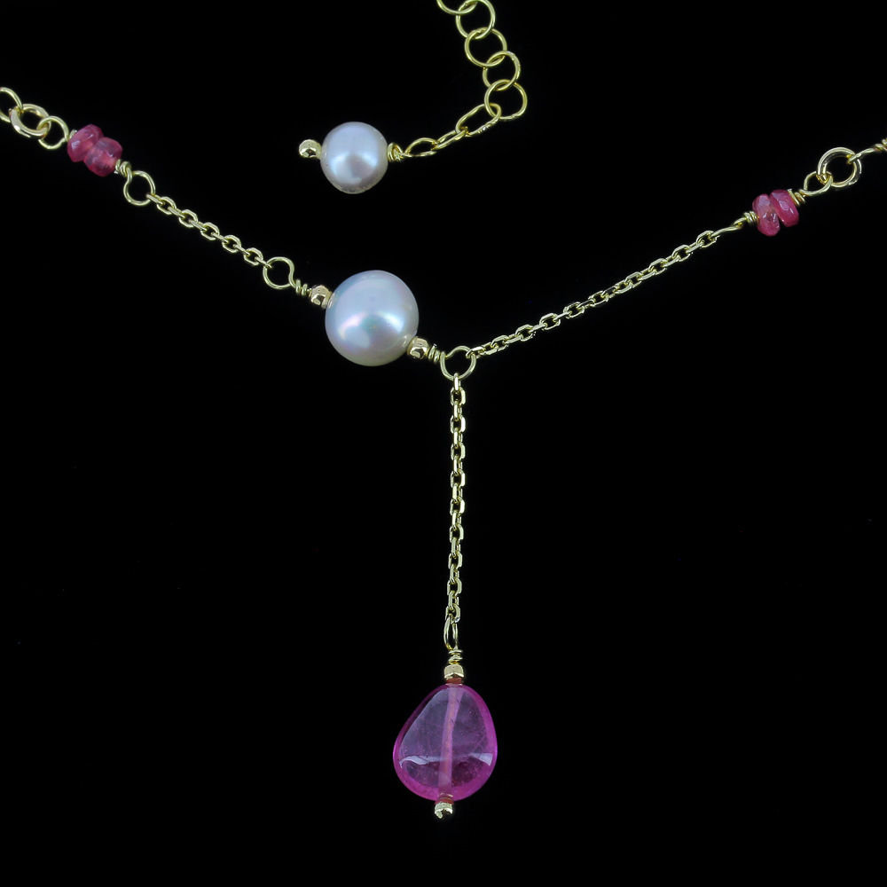 Short plated pearl necklace with gemstones