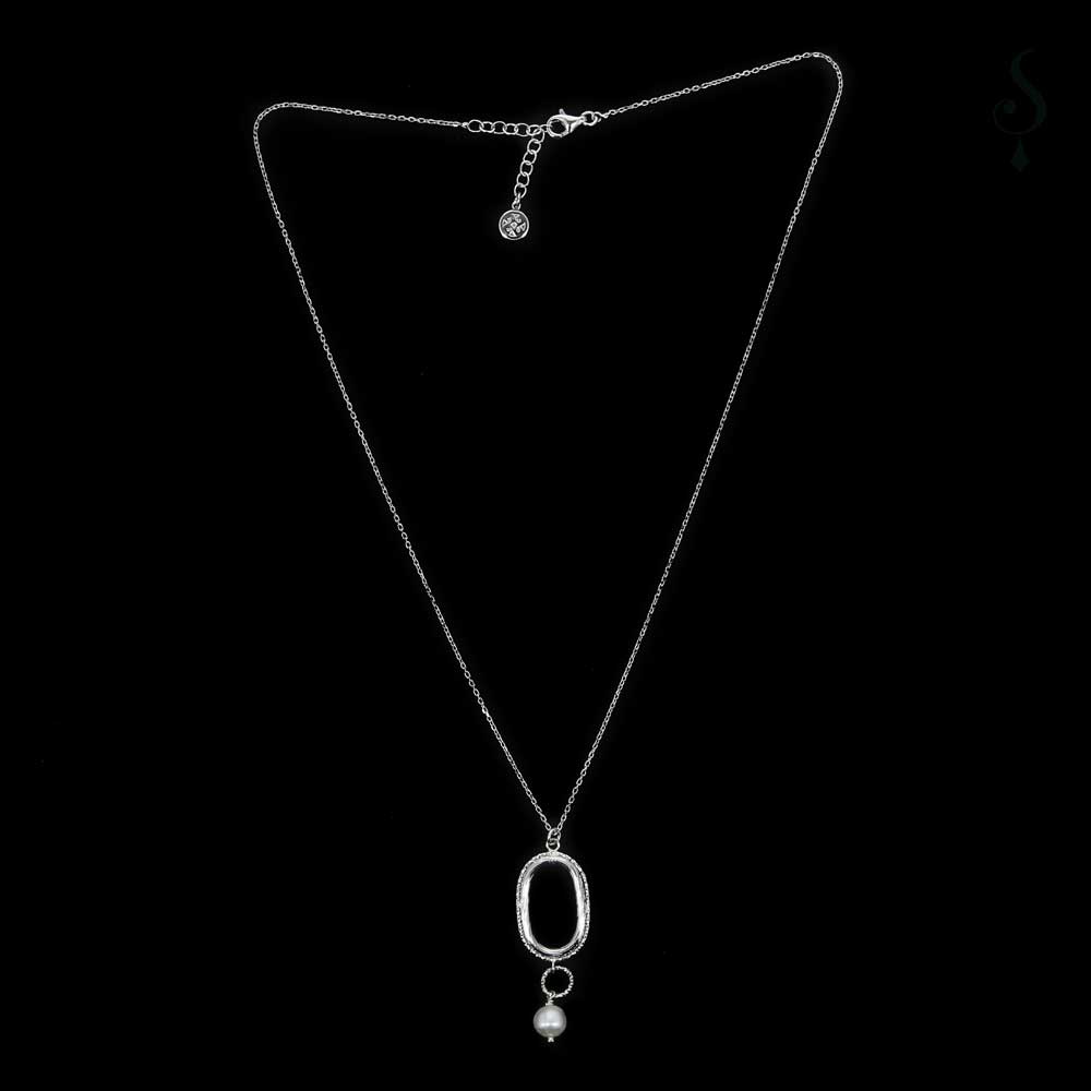 Cute and refined necklace of sterling silver