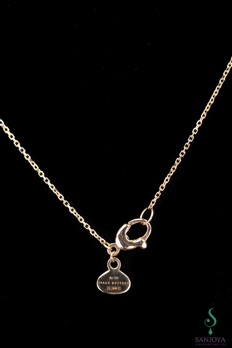 Rosé necklace 18kt with a pendant of black diamonds