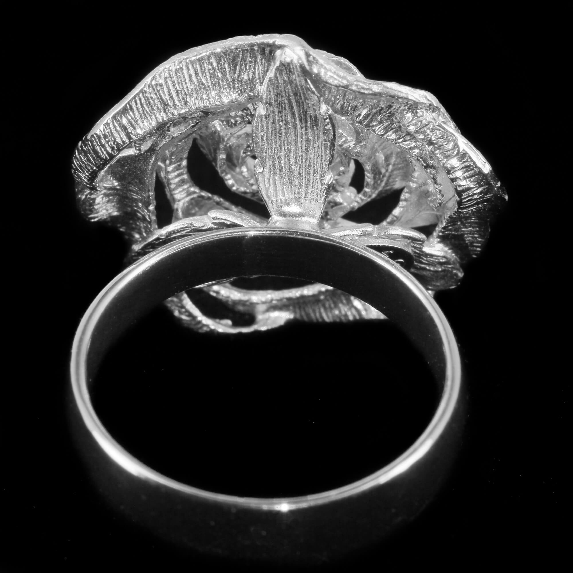 Gorgeous silver flower ring