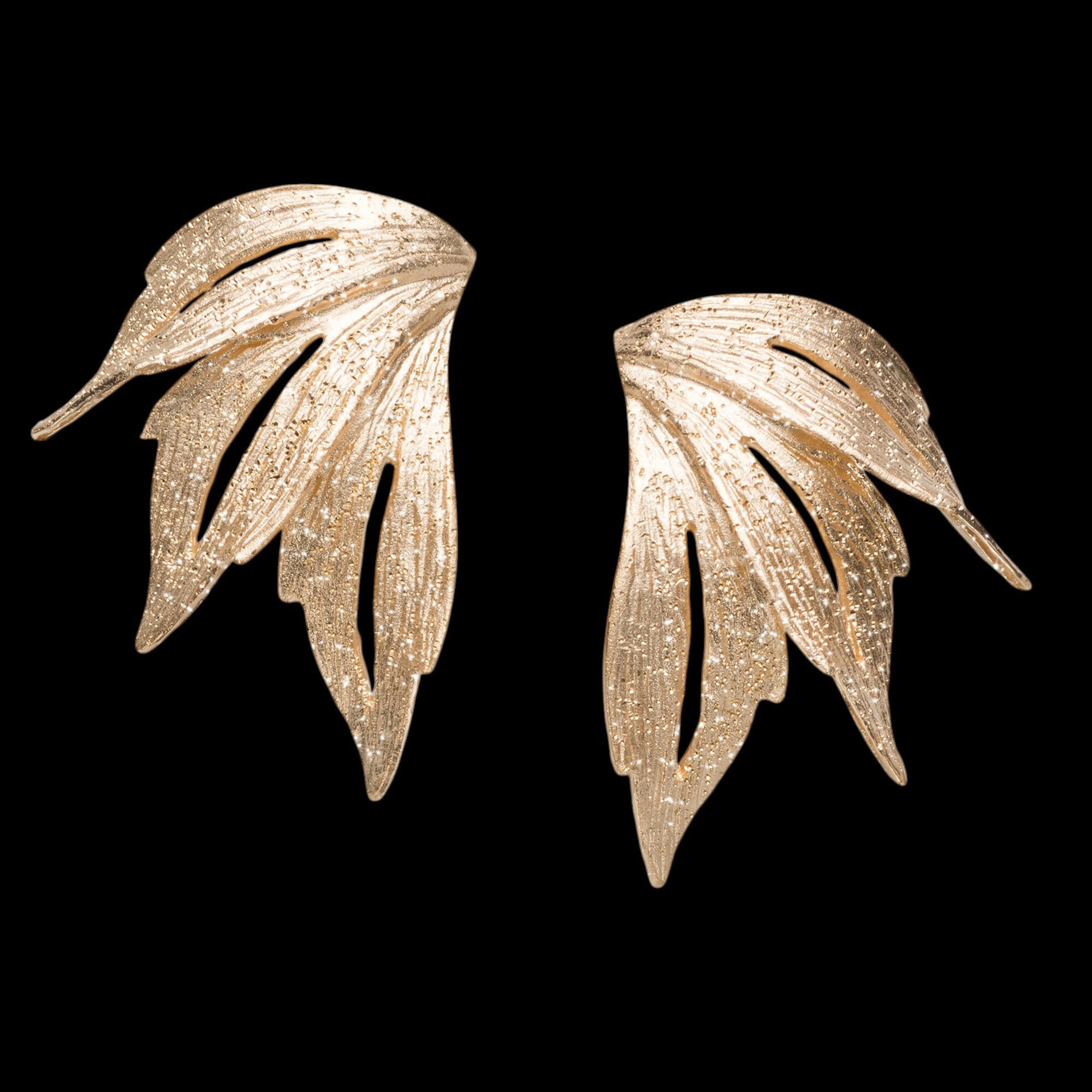 Boucles d'oreilles en forme de feuille plaquées or