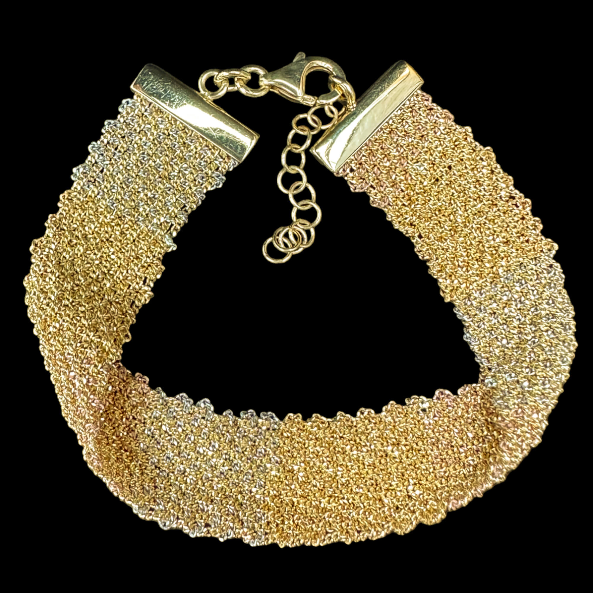Three-colored gold-plated bracelet of interwoven chains