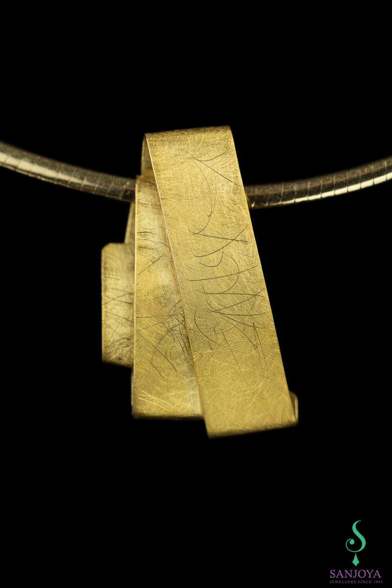 Gold plated matted swab with chain