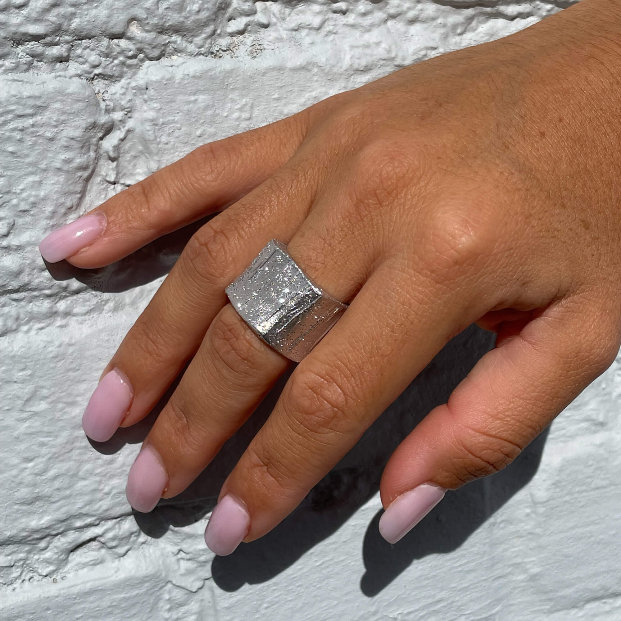 Bague en argent de forme carrée et plaquée diamant