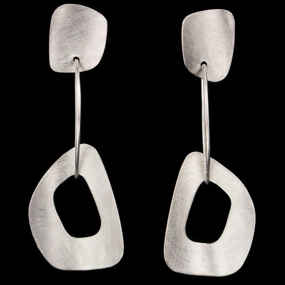 Silver frosted open chain earrings